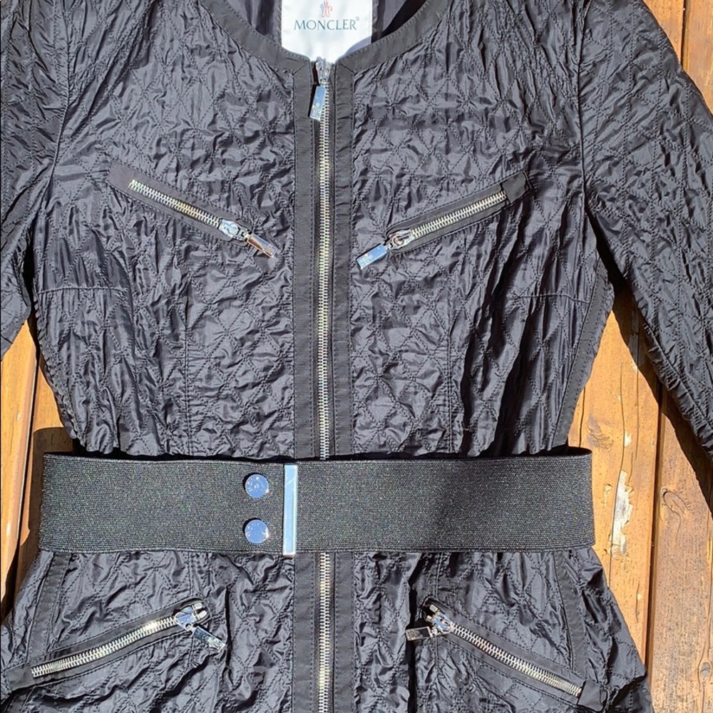 Moncler Yolene quilted jacket with belt & zippers - Picture 3 of 5